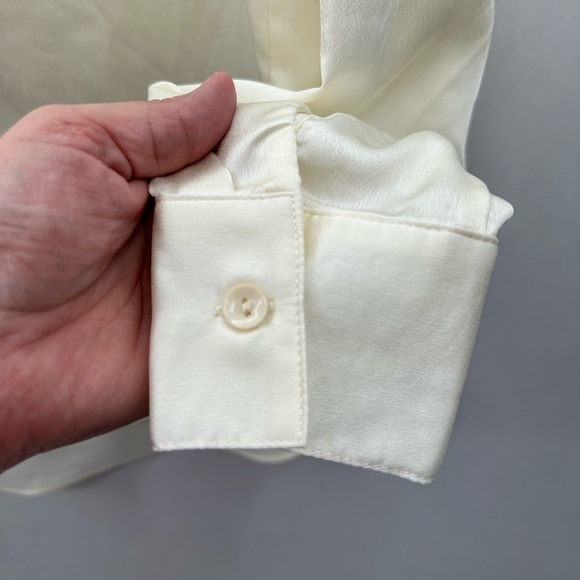 LBLC THE LABEL ANNIE M Cream V-neck satin quiet luxury classic corpcore blouse - Picture 4 of 12